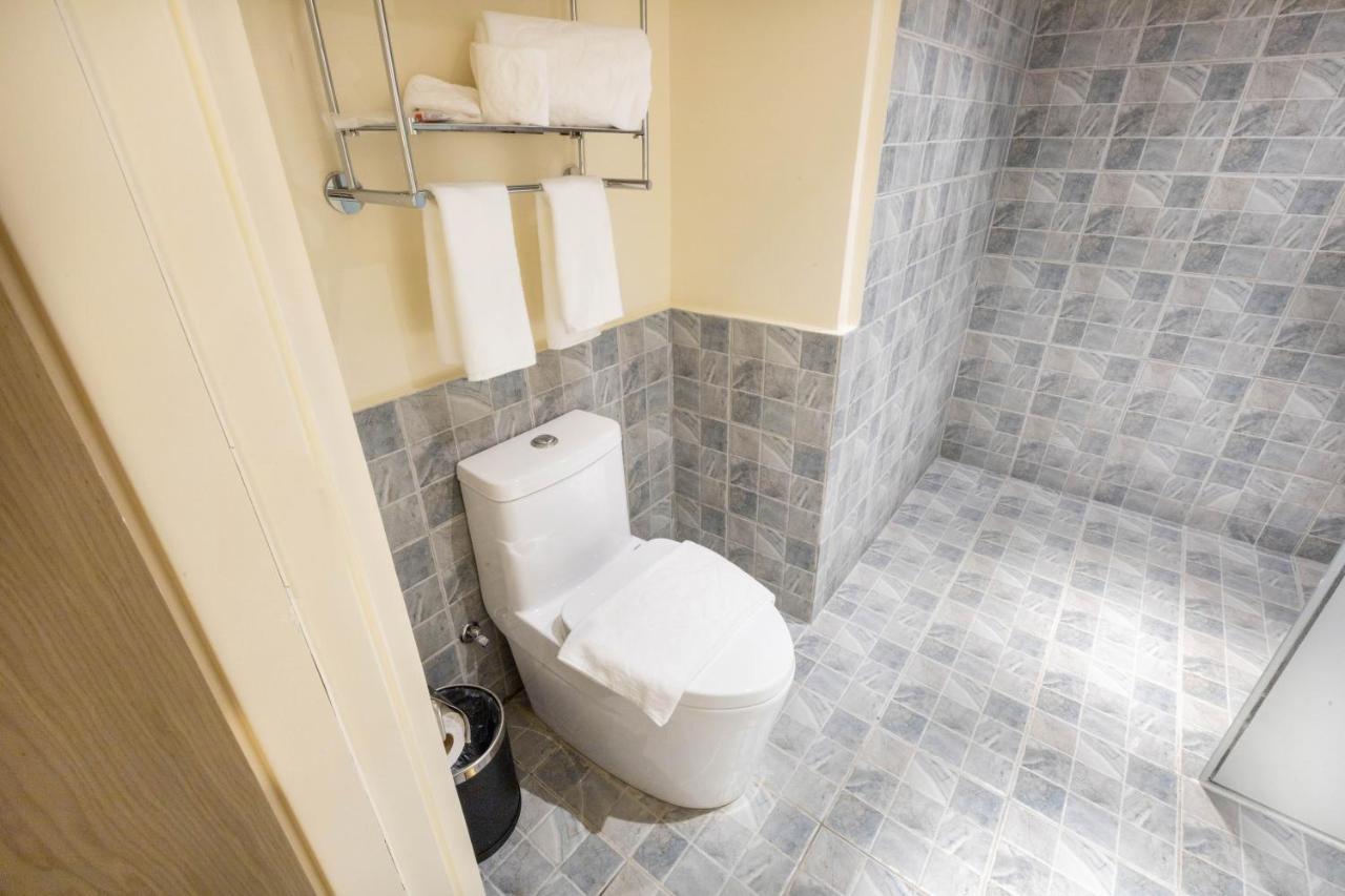 Noble Cebu Hotel מראה חיצוני תמונה