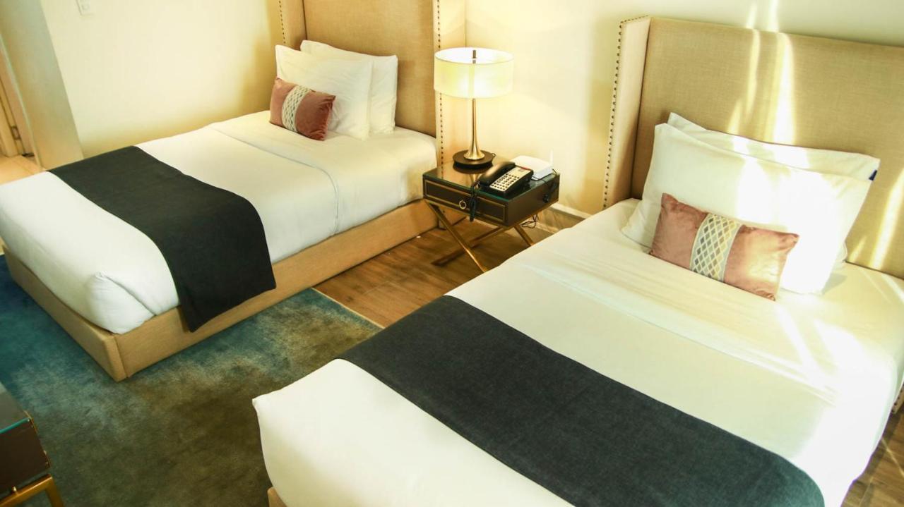 Noble Cebu Hotel מראה חיצוני תמונה