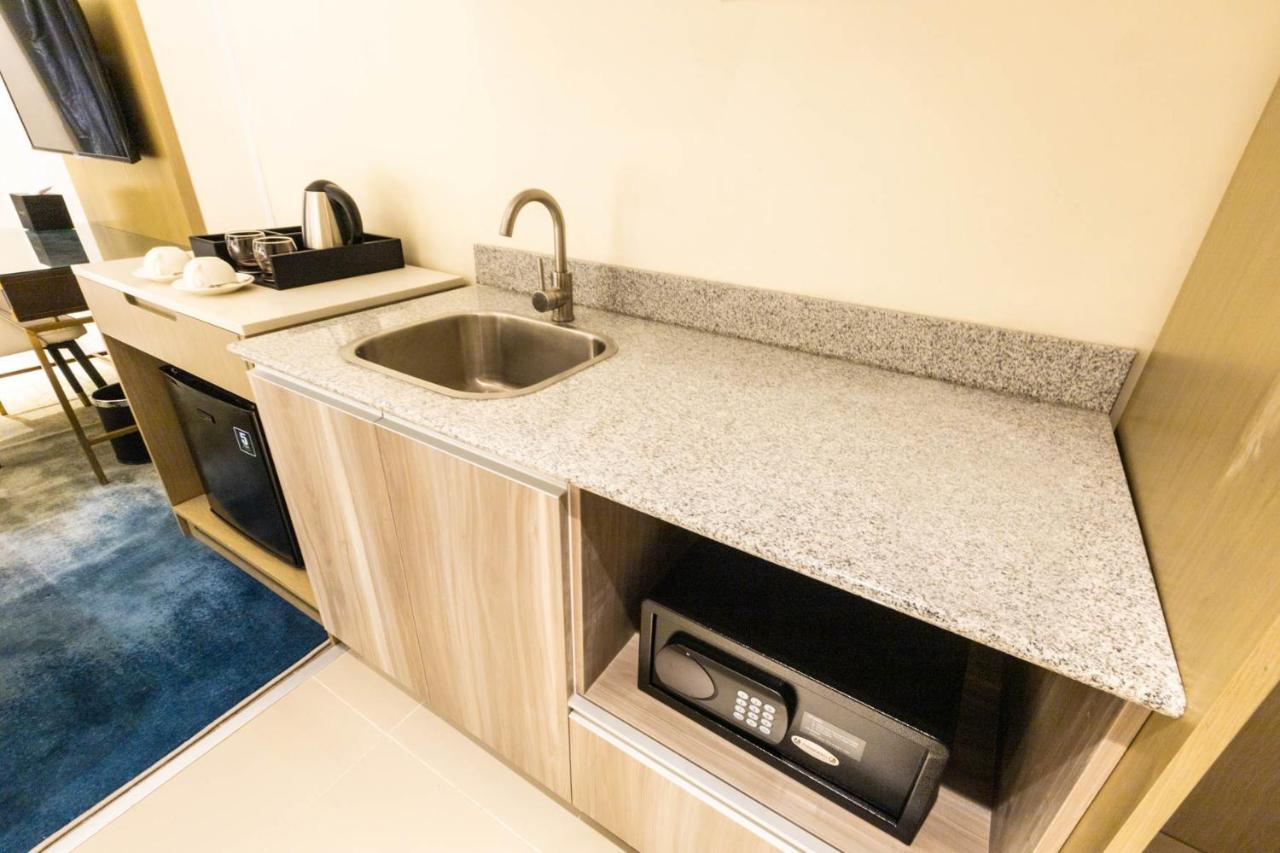 Noble Cebu Hotel מראה חיצוני תמונה
