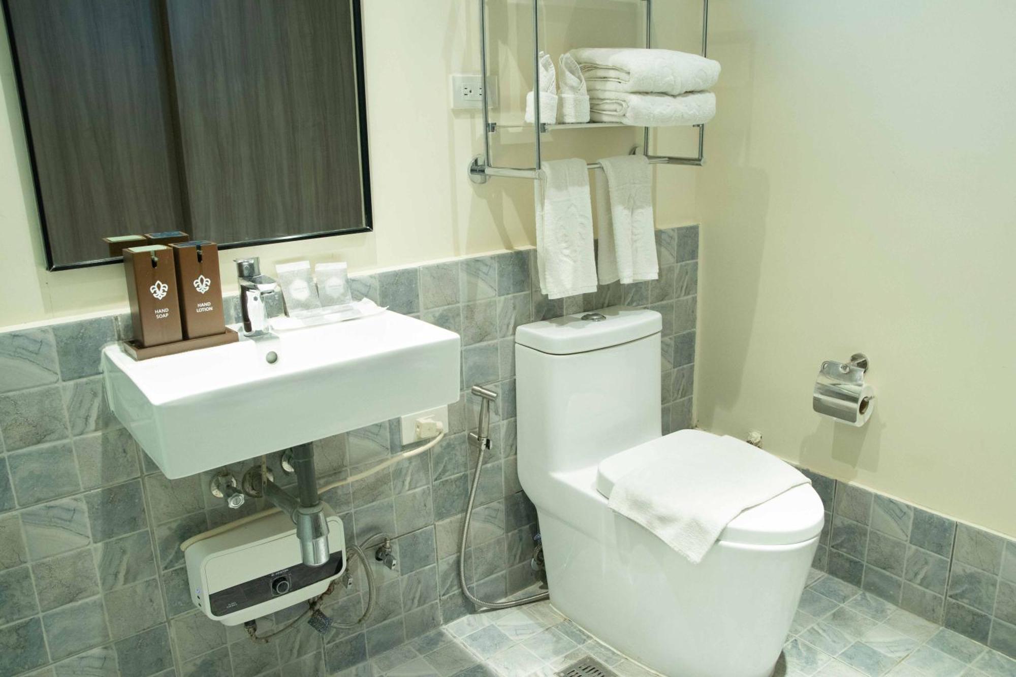 Noble Cebu Hotel מראה חיצוני תמונה